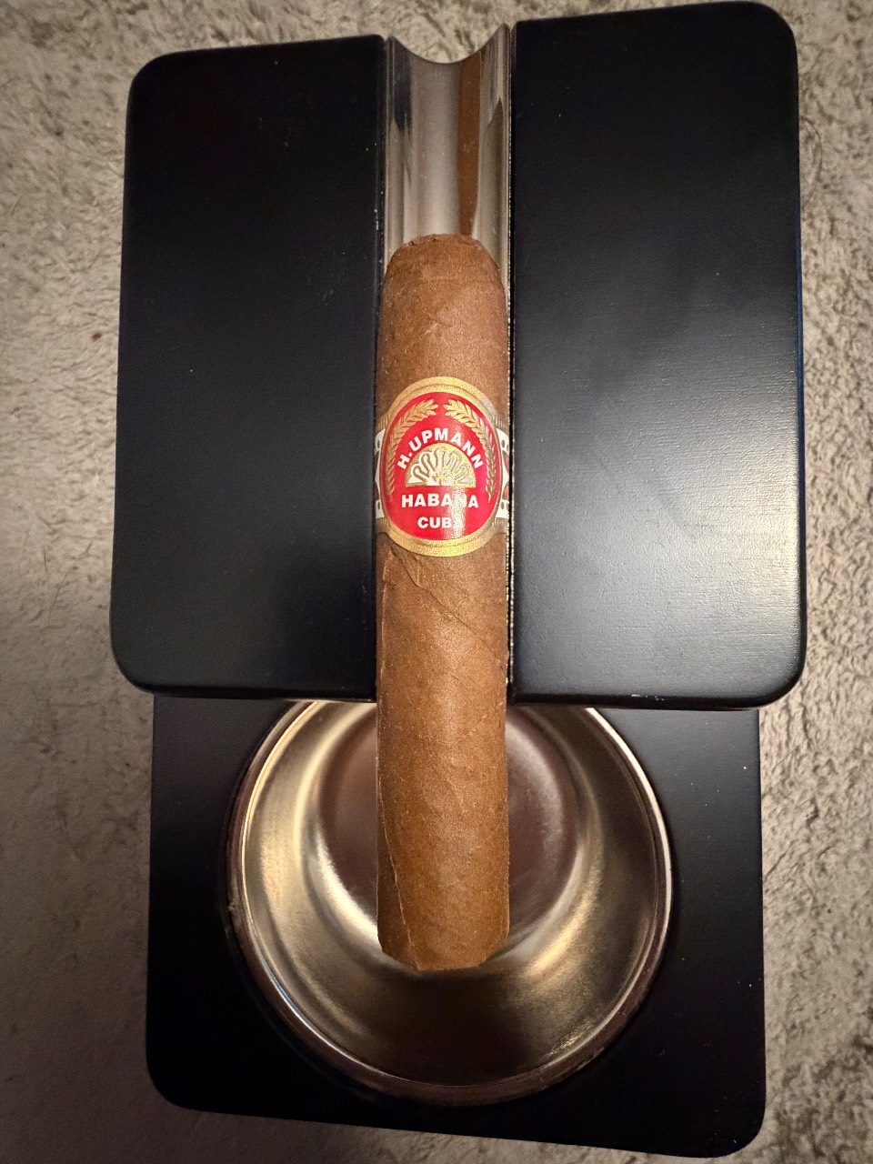 Photo of H. Upmann Half Corona Half Corona