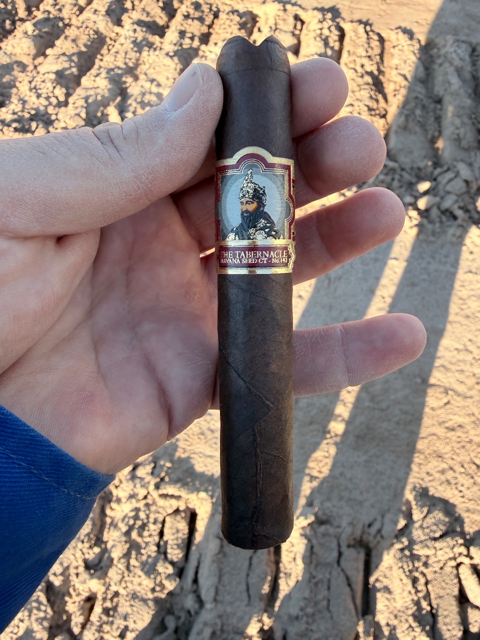 Foundation The Tabernacle Havana Seed CT No. 142, photographed by a Cigarro member